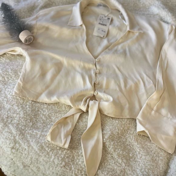 Silk tie front blouse - Picture 3 of 3